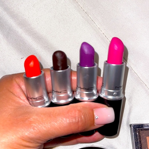 Makeup bundle - Picture 3 of 3